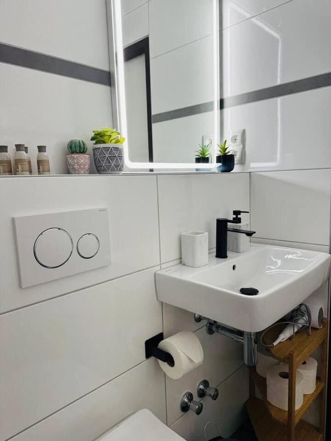 Klassen Stay - Design Studio In 11 Etage - Tolle Aussicht - Sauna, Pool - Netflix Lahnstein Dış mekan fotoğraf